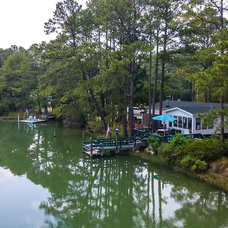 Counting Corks - Waterfront, Pet Friendly, Private Dock! Villa